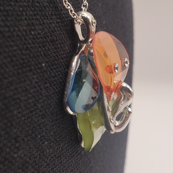 🥳HP🥳 Colorful Cute Elephant w/rhinestones on a Silver Tone 16" Necklace - Picture 6 of 10